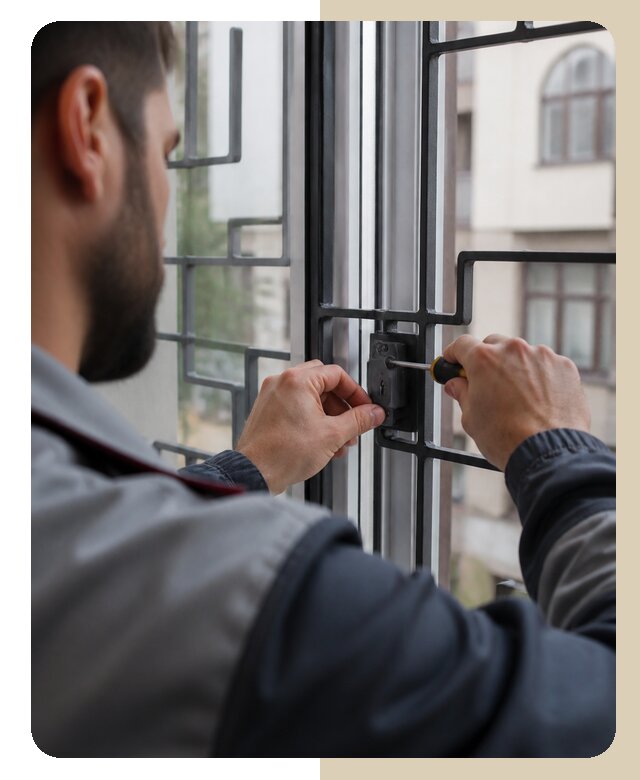 Замена замка решетки в Гагарине по цене от 2601 р. | ДвериЛегко-Ггр